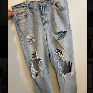 American Eagle distressed jeans